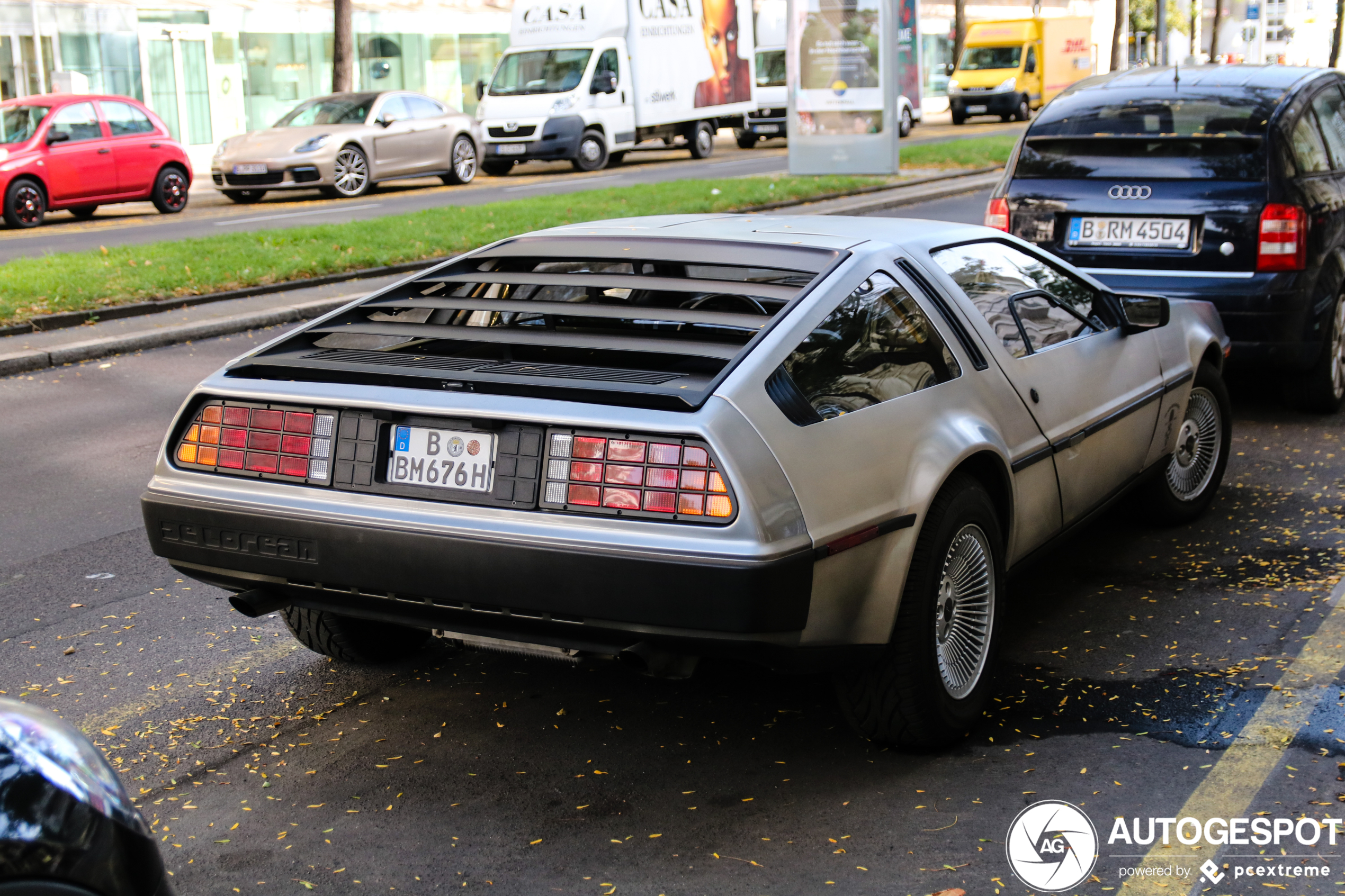 DeLorean DMC-12