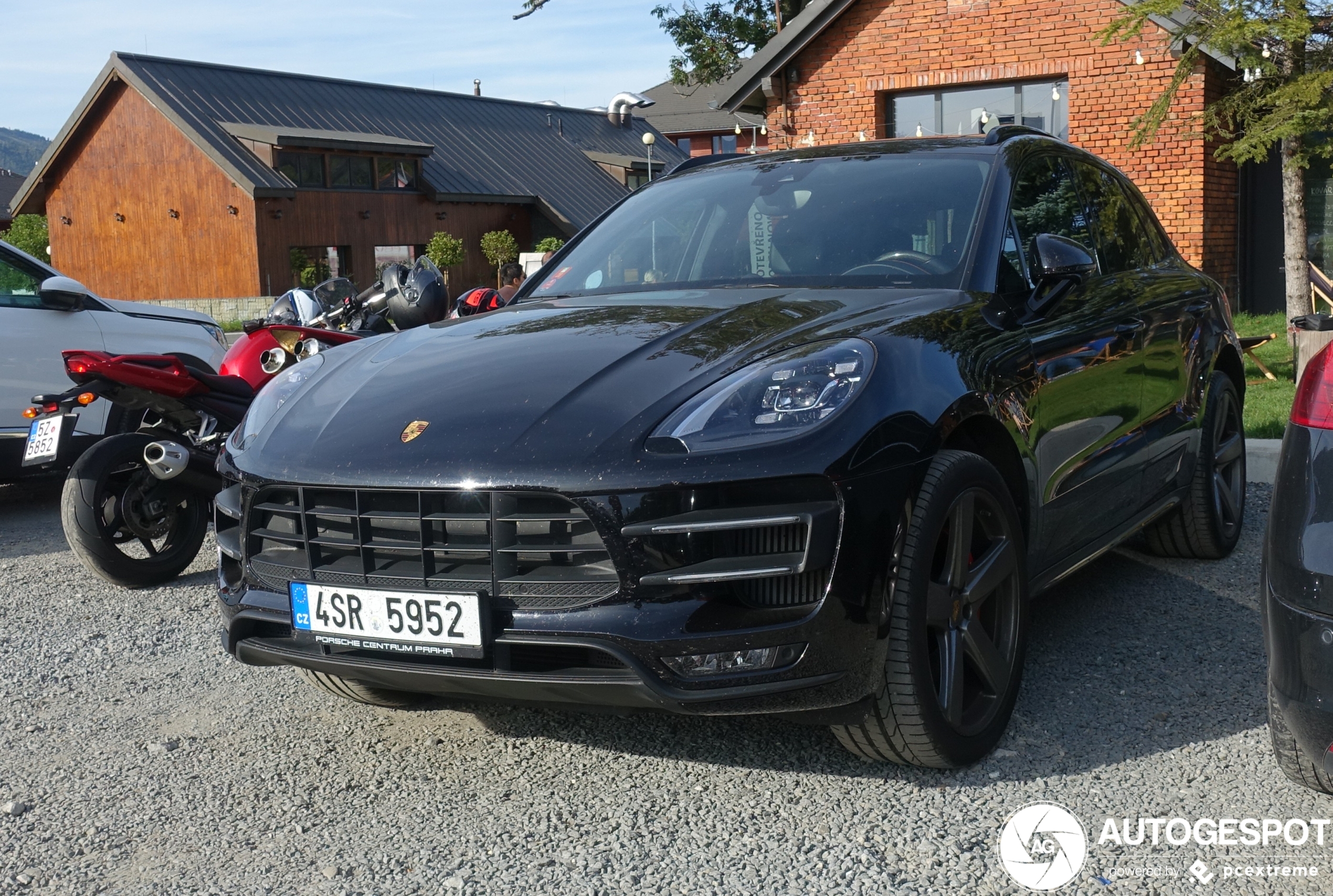 Porsche 95B Macan Turbo