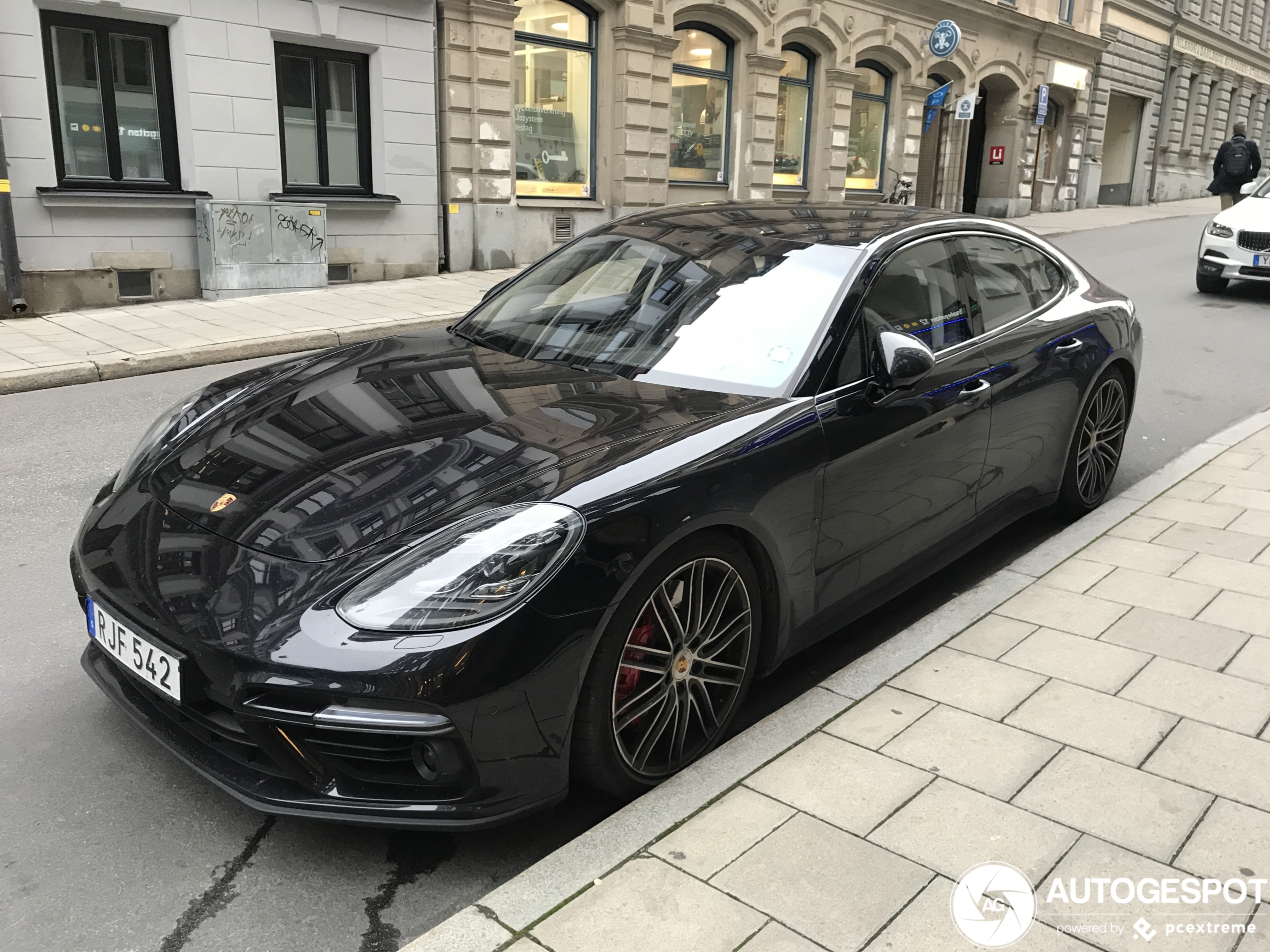 Porsche 971 Panamera Turbo