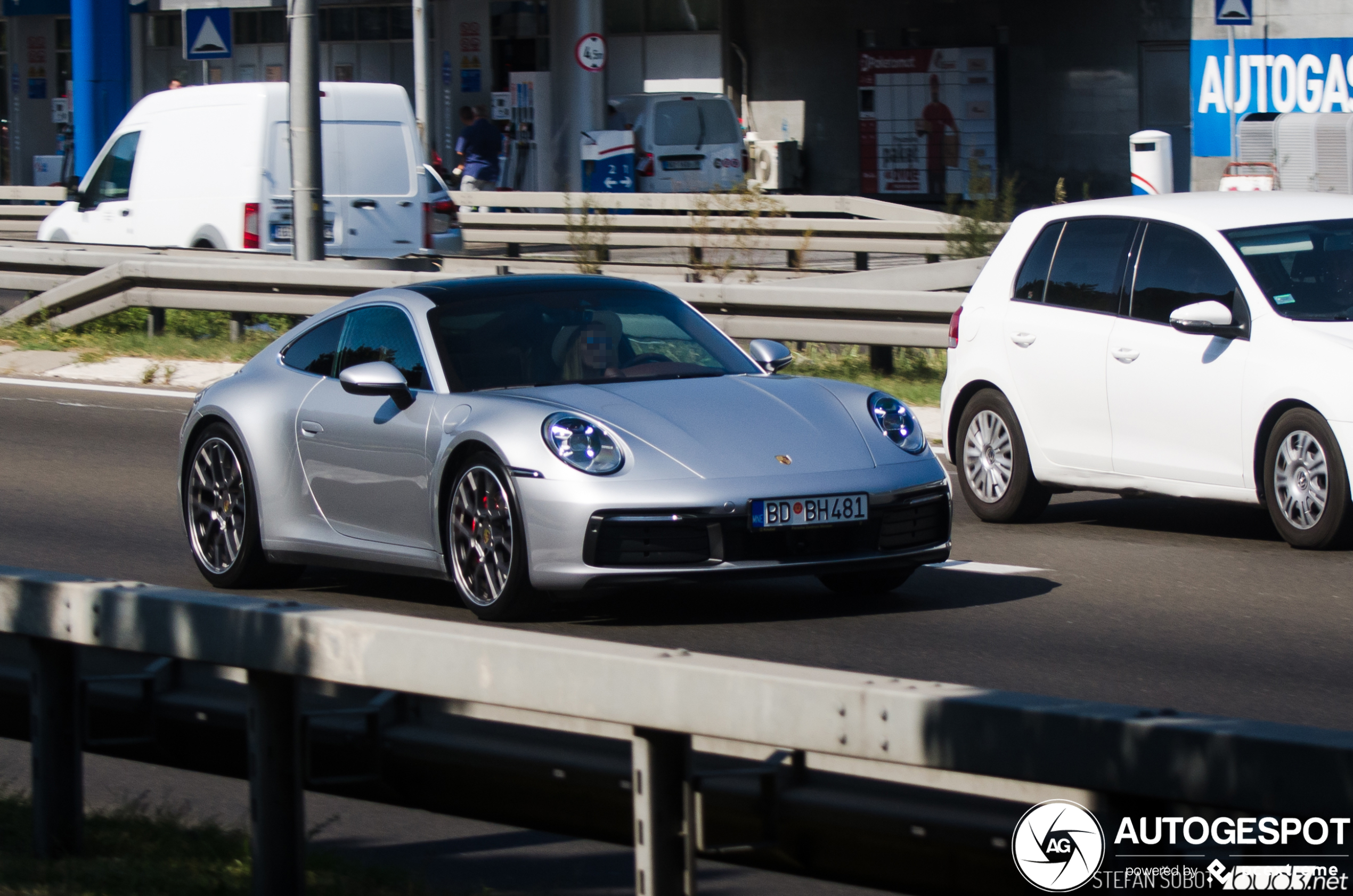 Porsche 992 Carrera 4S