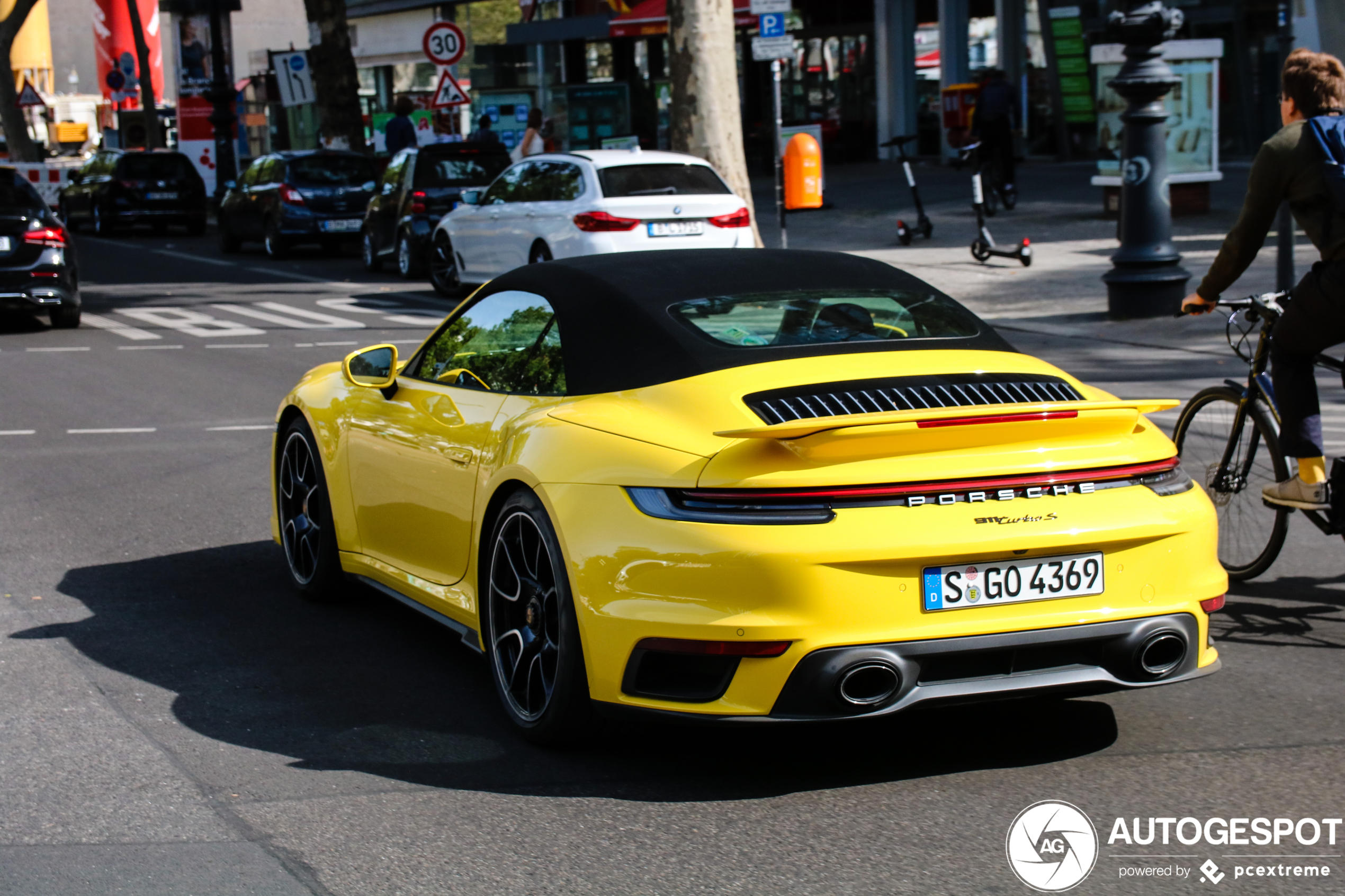 Porsche 992 Turbo S Cabriolet