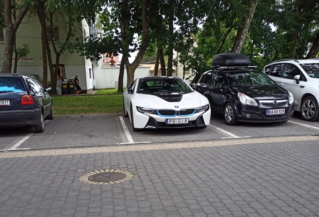 BMW i8