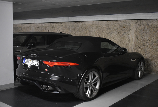 Jaguar F-TYPE S V8 Convertible