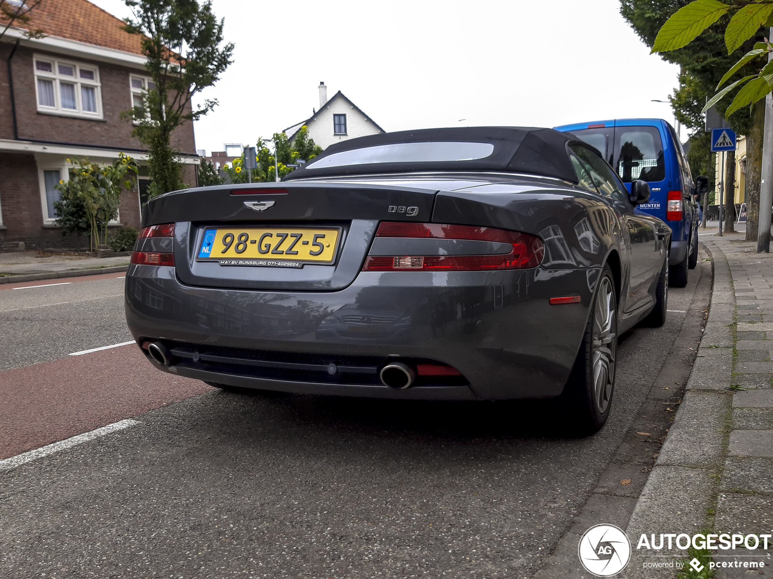 Aston Martin DB9 Volante