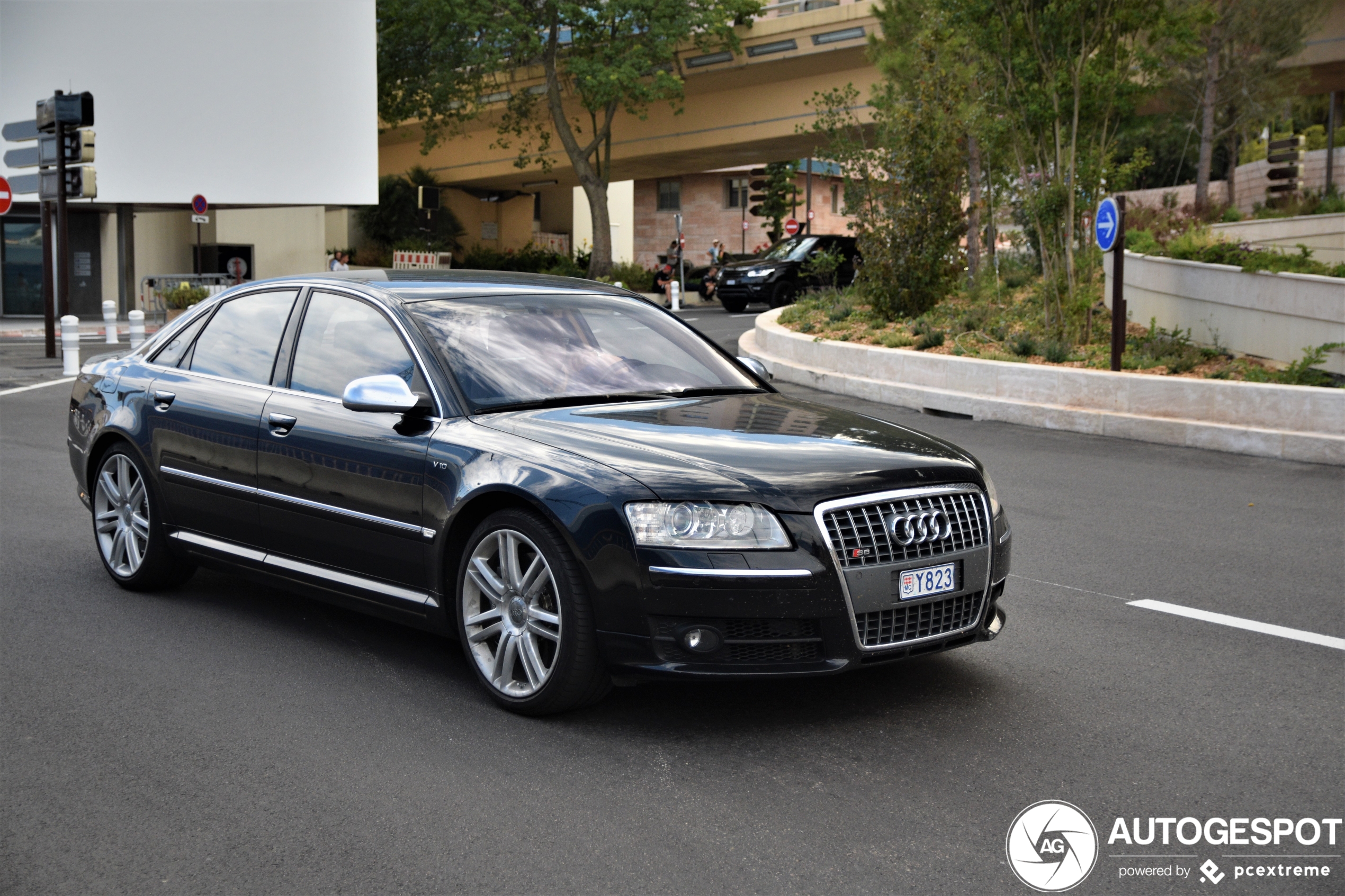 Audi S8 D3