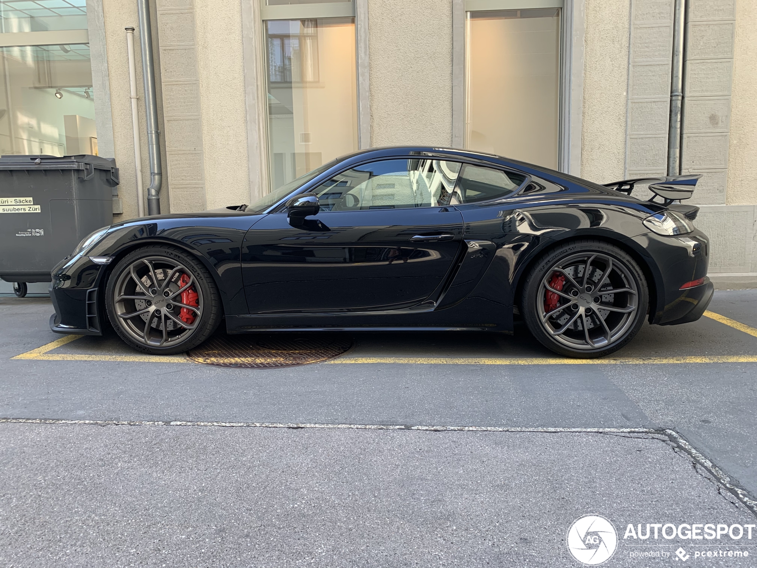 Porsche 718 Cayman GT4