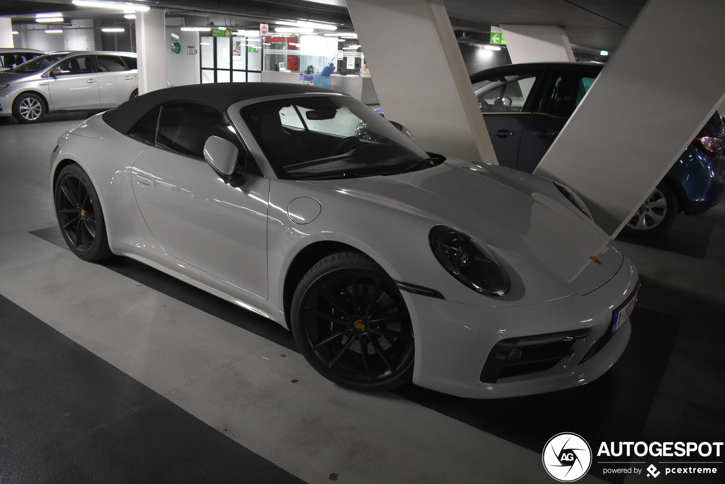 Porsche 992 Carrera 4S Cabriolet