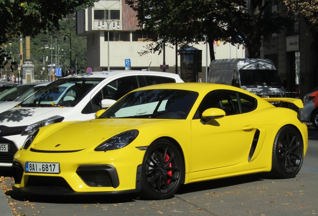 Porsche 718 Cayman GT4