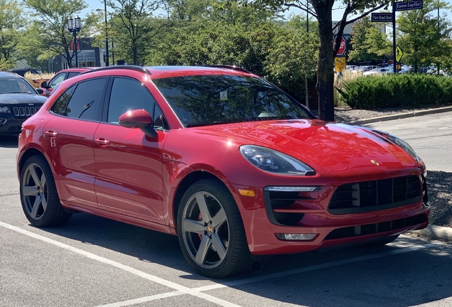 Porsche 95B Macan GTS