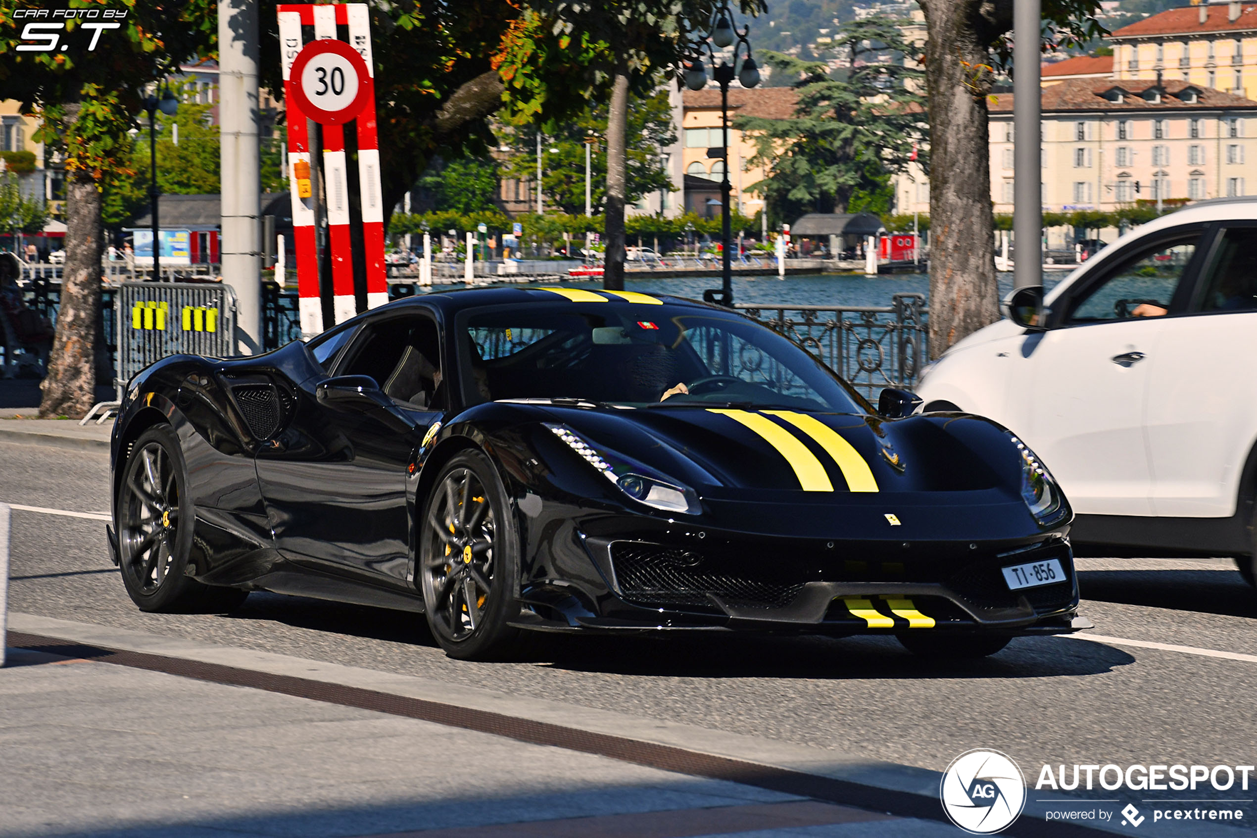 Ferrari 488 Pista