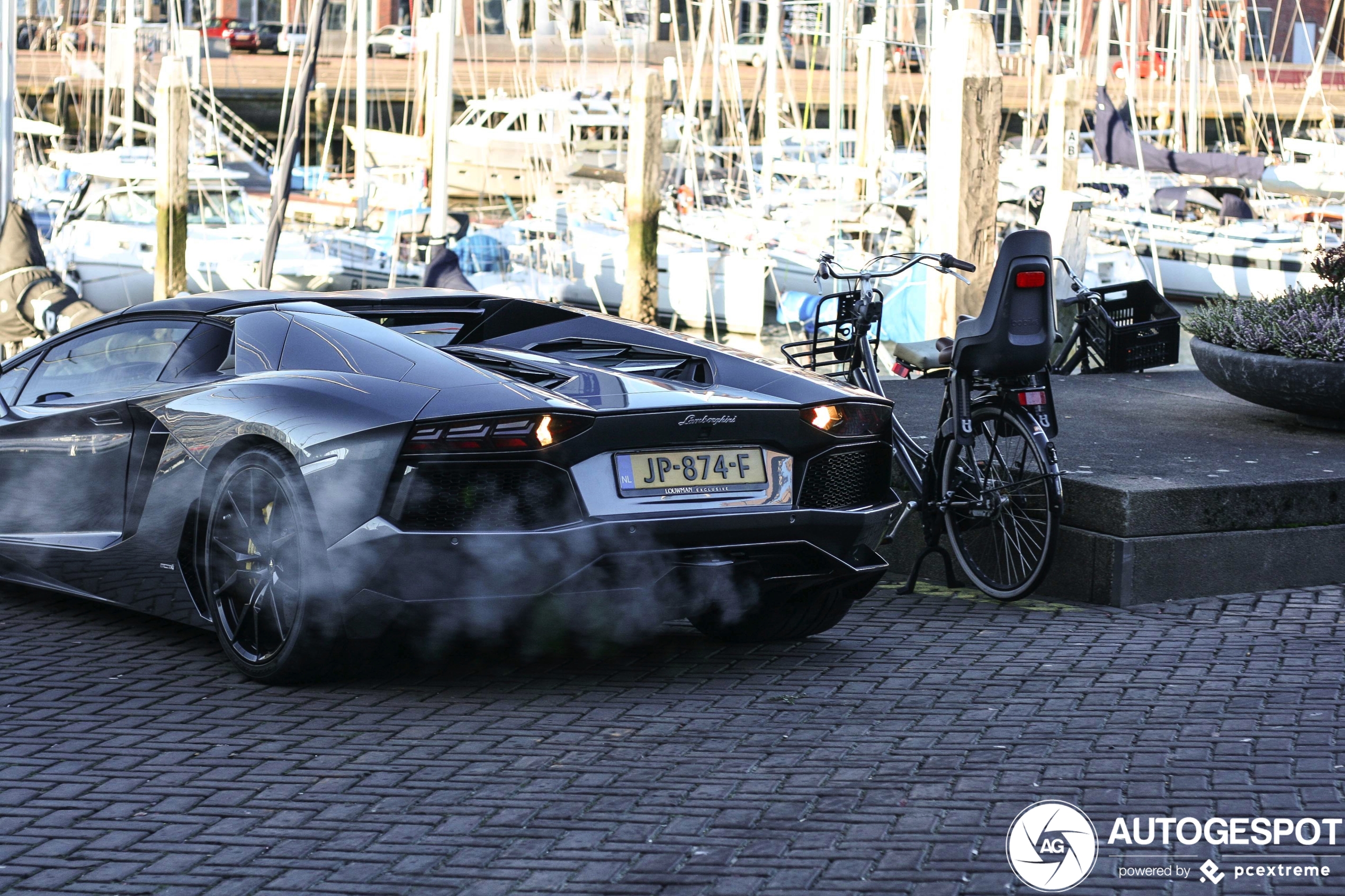 Lamborghini Aventador LP700-4 Roadster