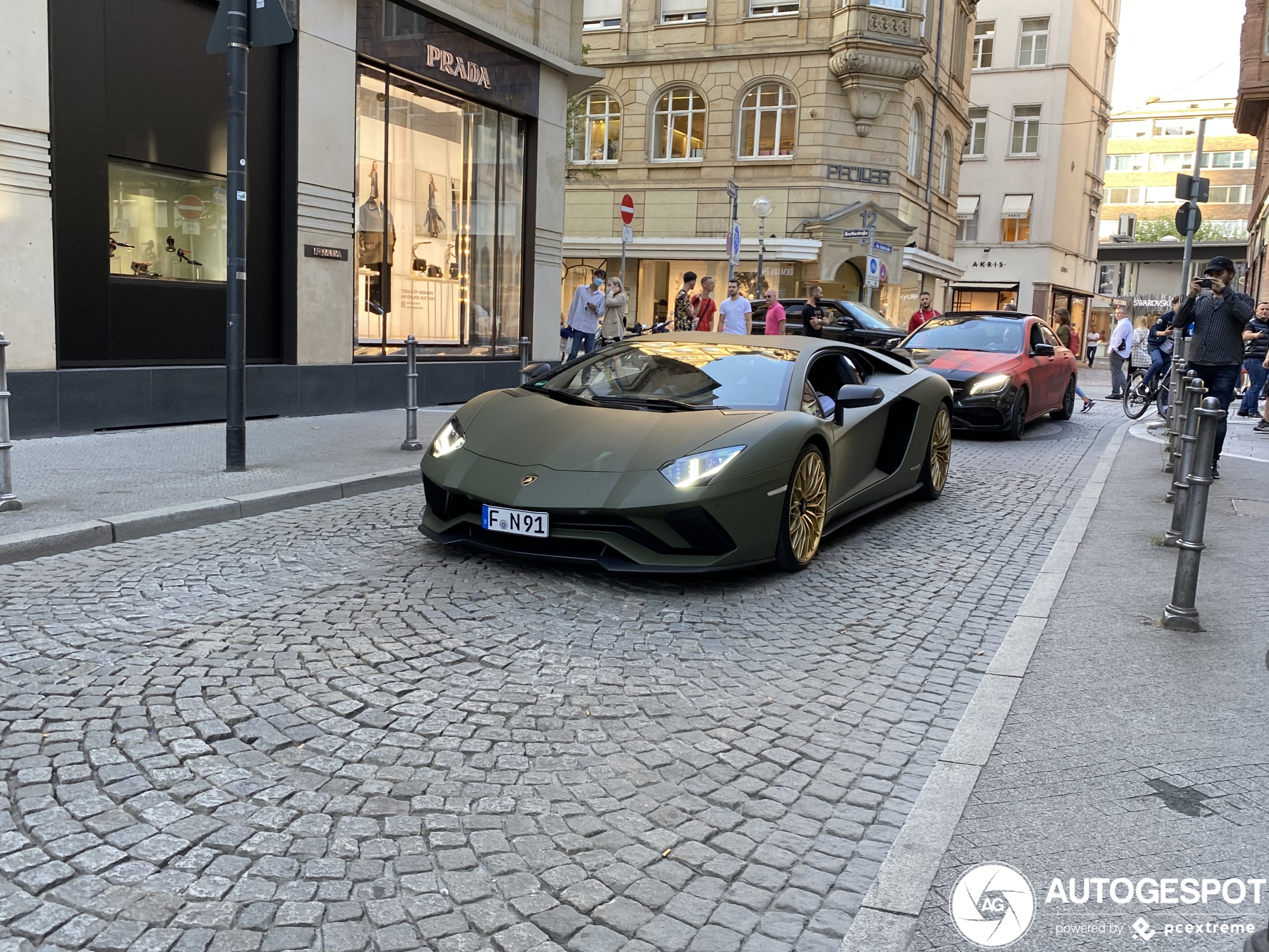 Lamborghini Aventador S LP740-4