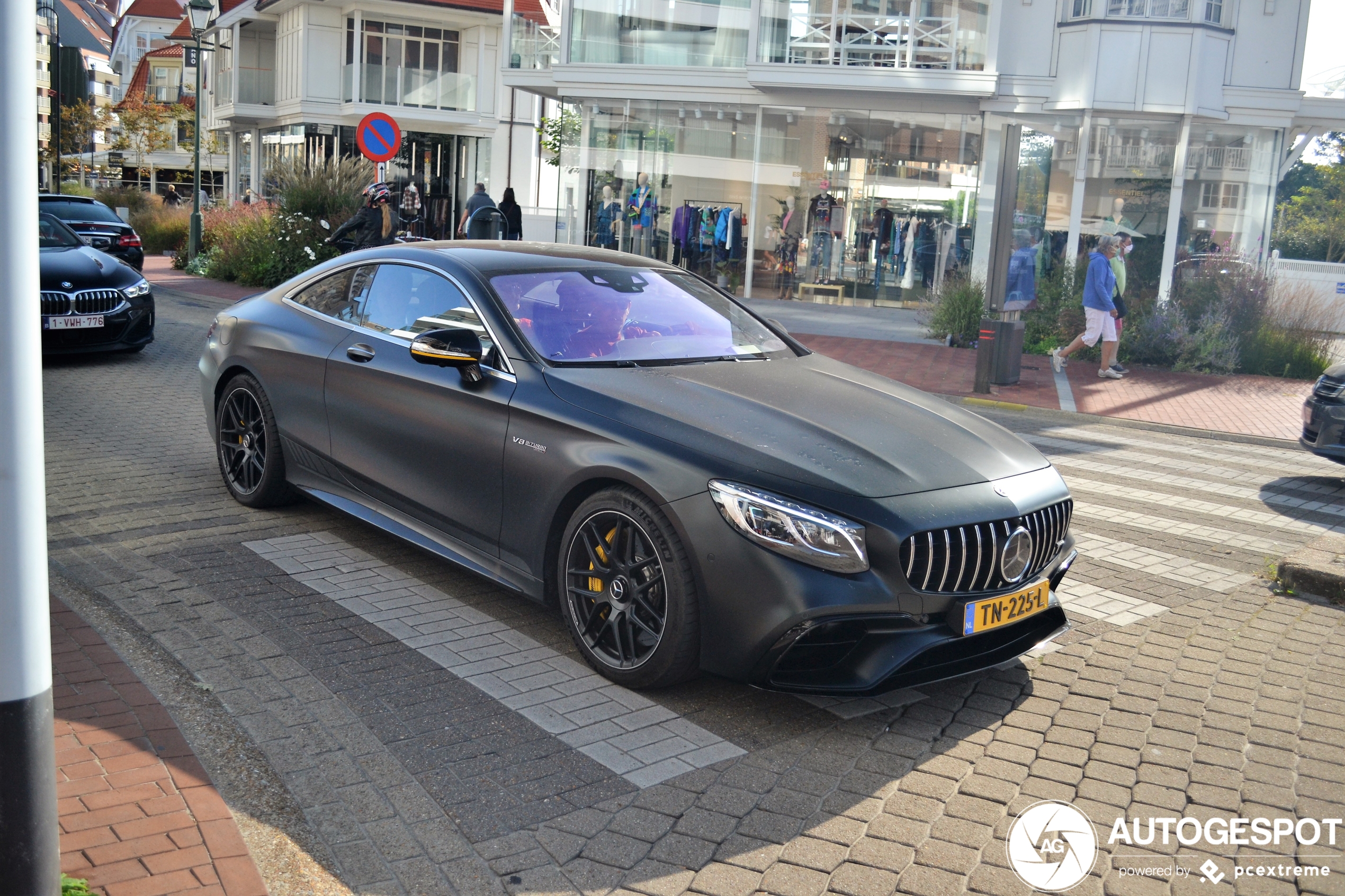 Mercedes-AMG S 63 Coupé C217 2018 Yellow Night Edition