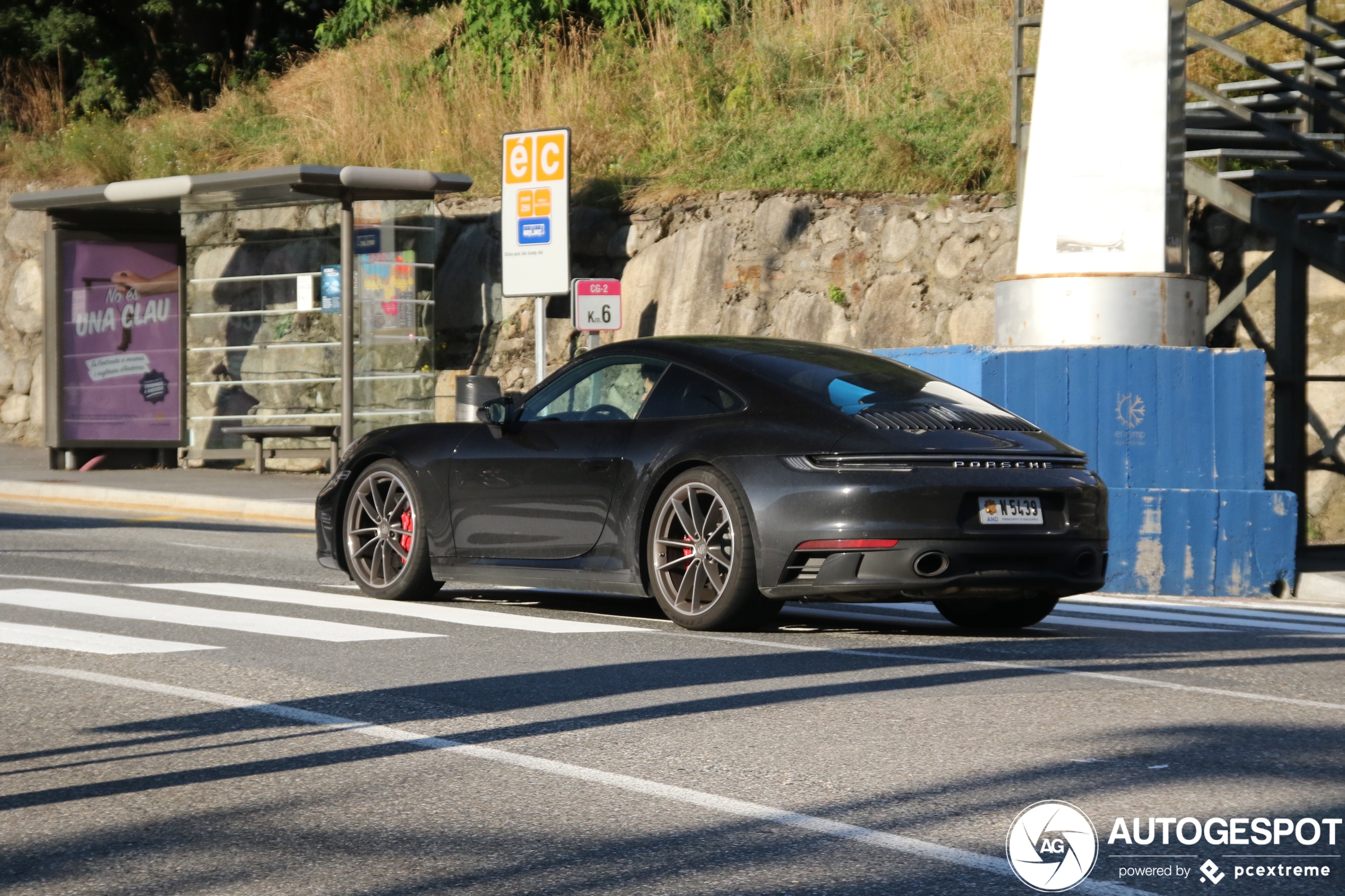 Porsche 992 Carrera 4S