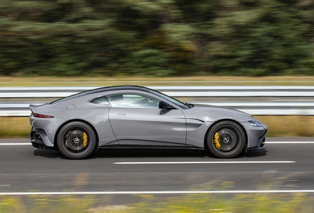 Aston Martin V8 Vantage 2018