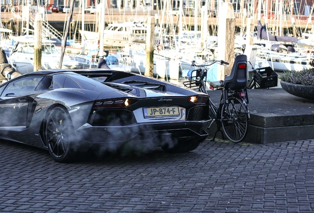 Lamborghini Aventador LP700-4 Roadster