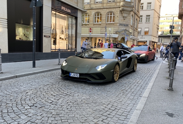 Lamborghini Aventador S LP740-4