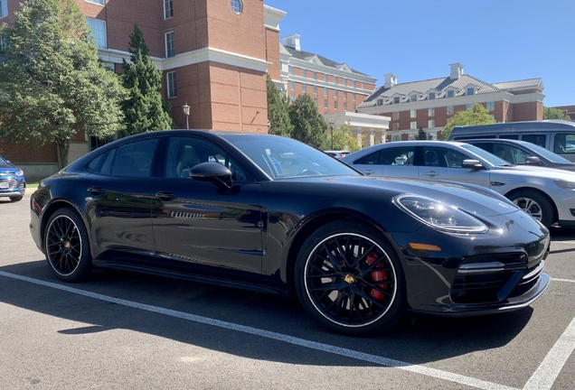 Porsche 971 Panamera Turbo