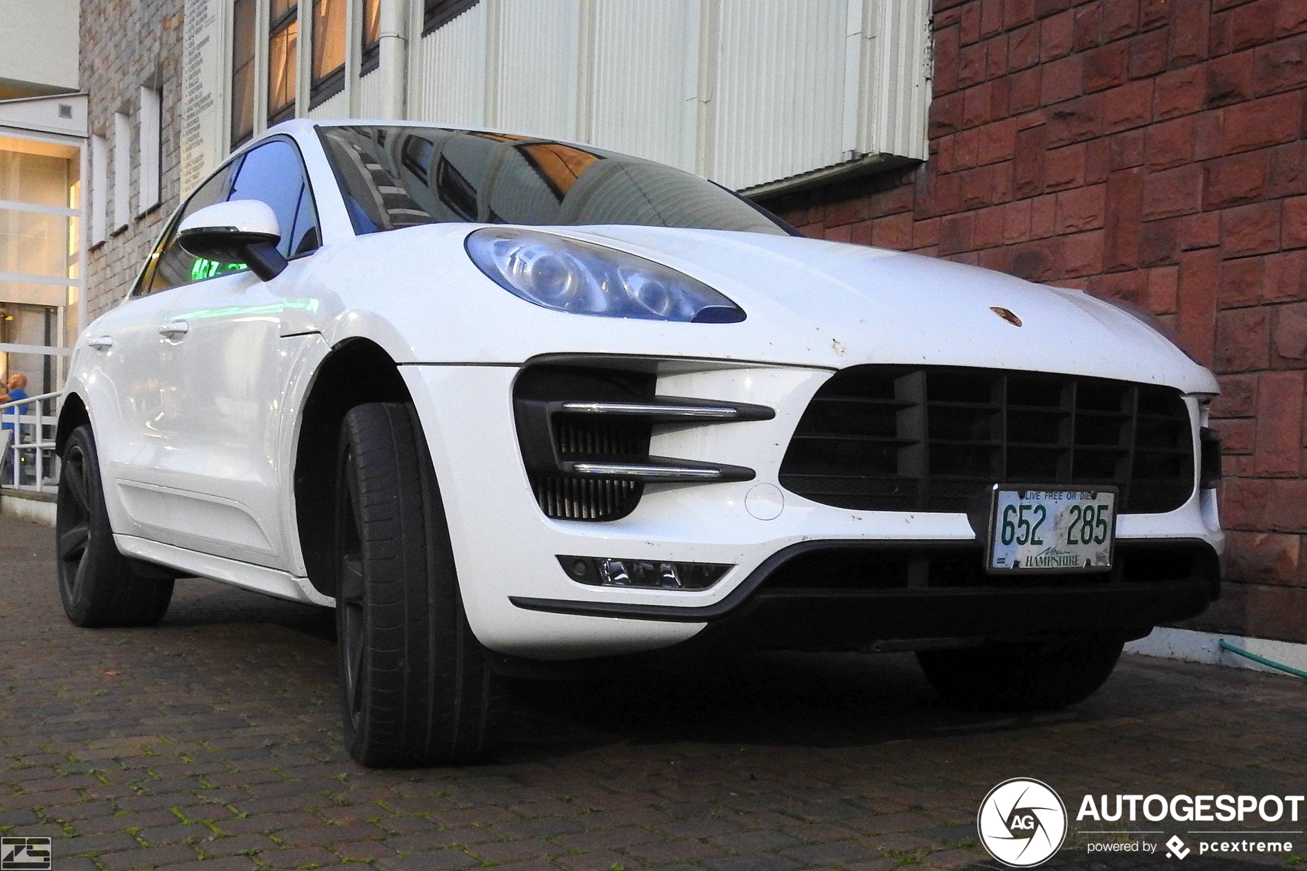 Porsche 95B Macan Turbo