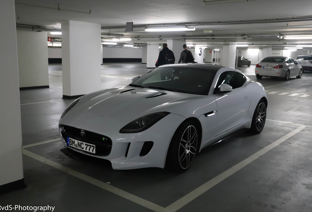 Jaguar F-TYPE R Coupé