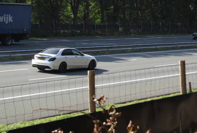 Mercedes-AMG C 63 S W205