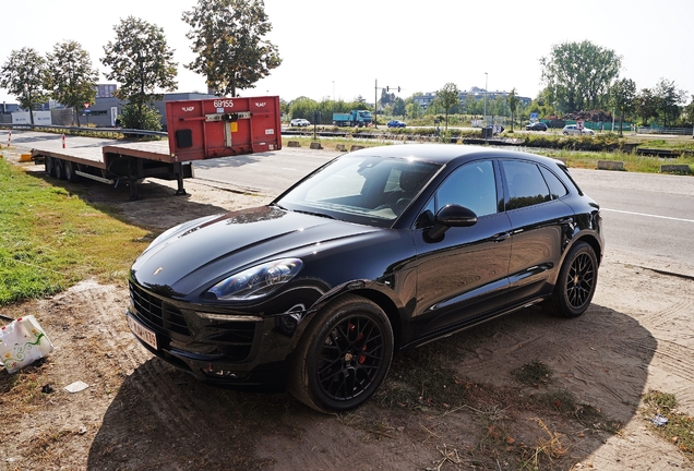 Porsche 95B Macan GTS