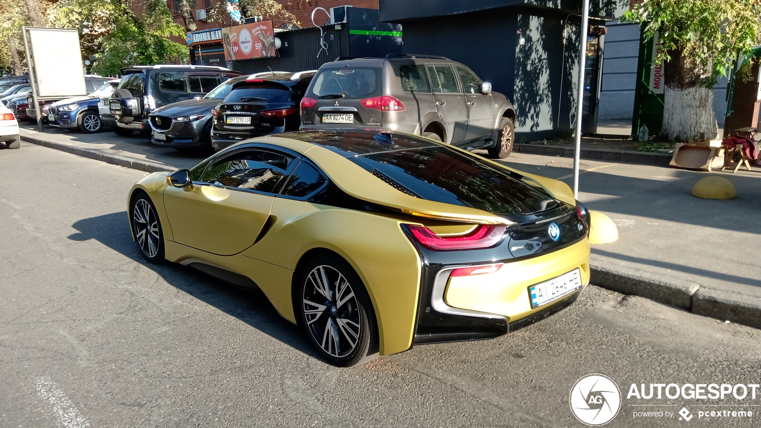 BMW i8 Protonic Frozen Yellow Edition