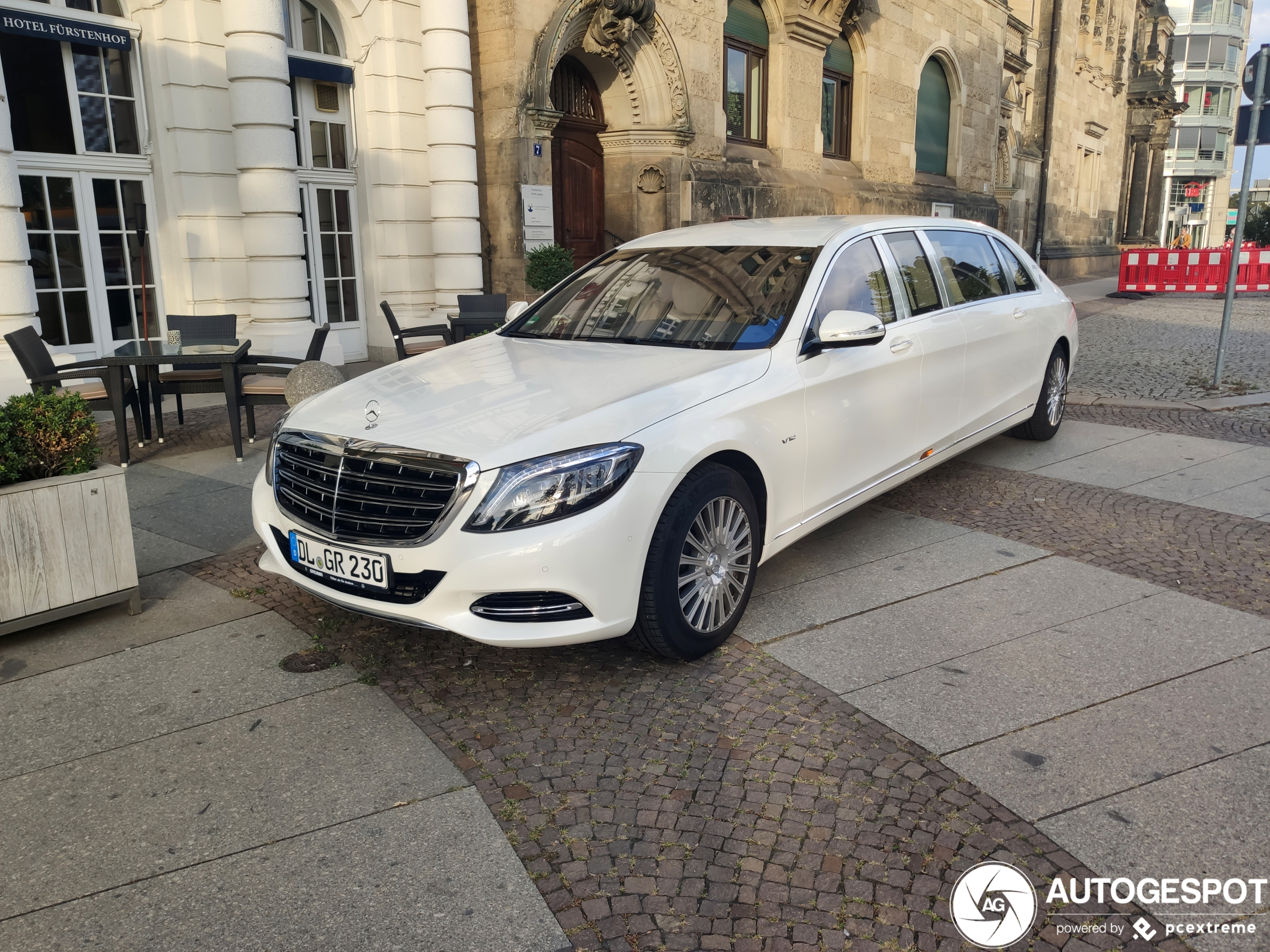 Mercedes-Maybach S 600 Pullman VV222