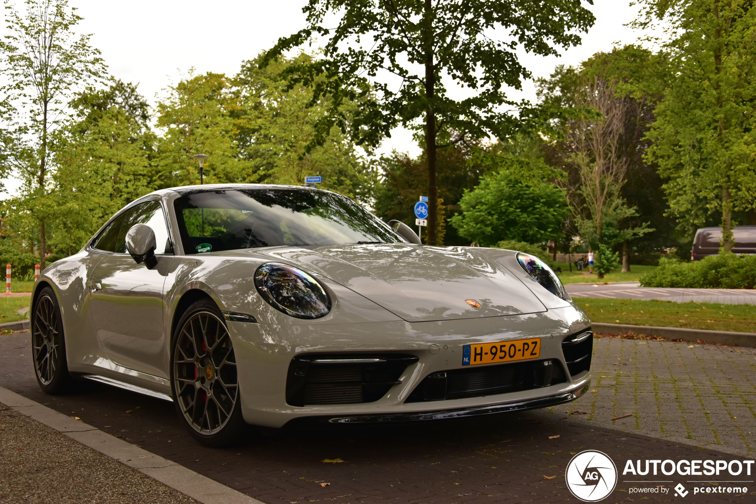 Porsche 992 Carrera 4S