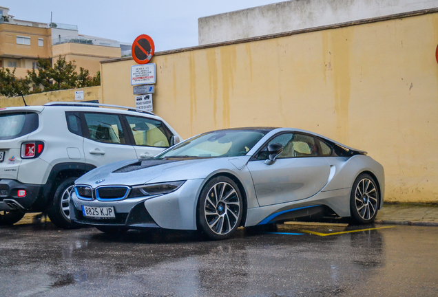 BMW i8