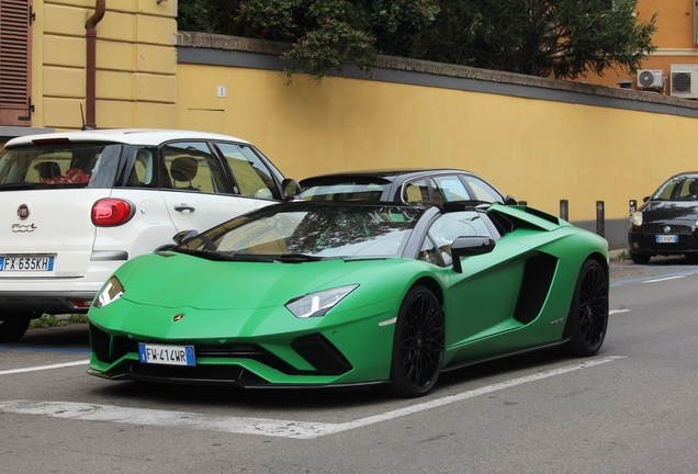 Lamborghini Aventador S LP740-4 Roadster