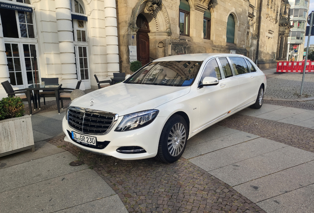 Mercedes-Maybach S 600 Pullman VV222