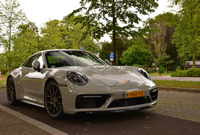 Porsche 992 Carrera 4S