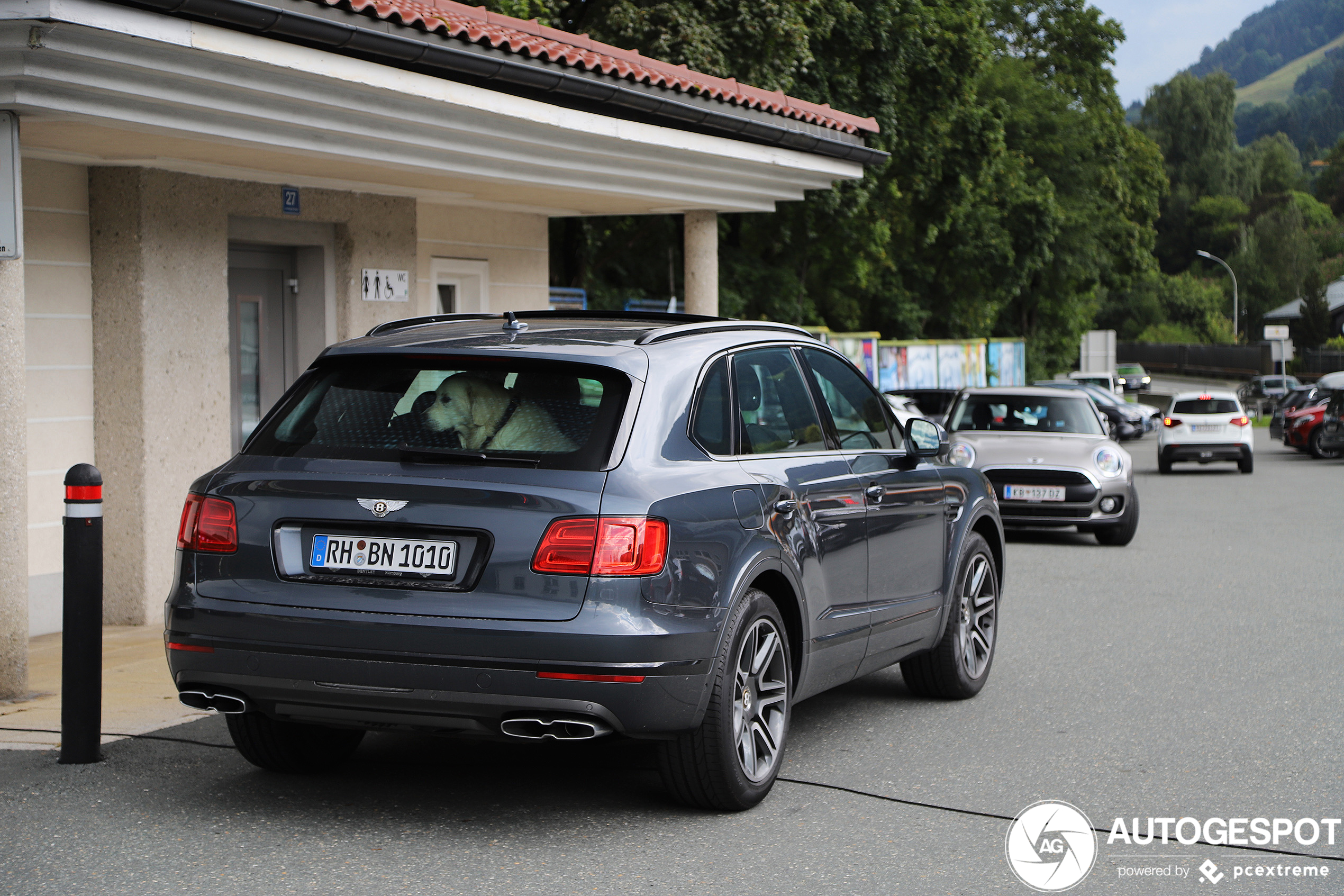 Bentley Bentayga V8