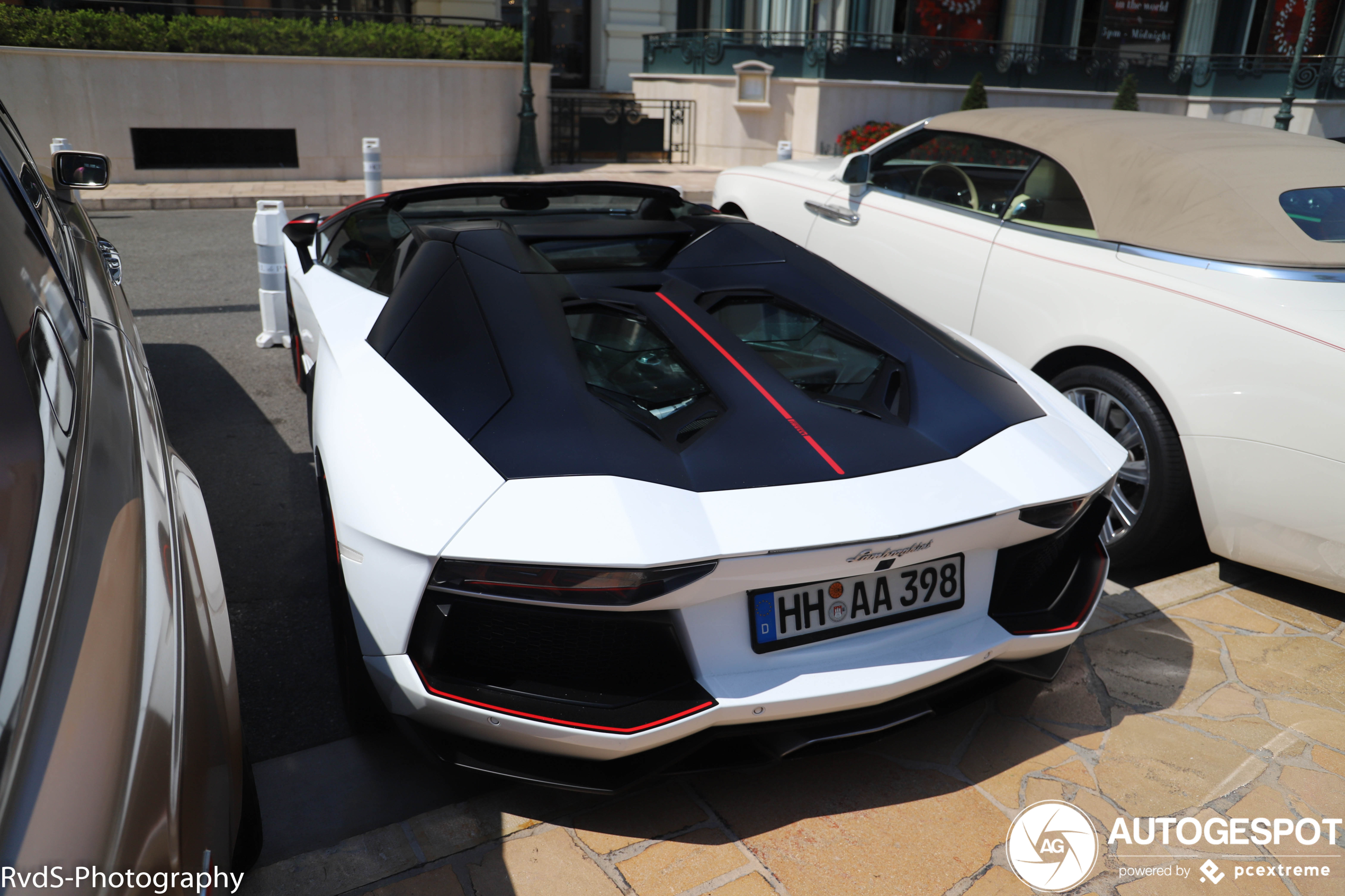 Lamborghini Aventador LP700-4 Roadster Pirelli Edition