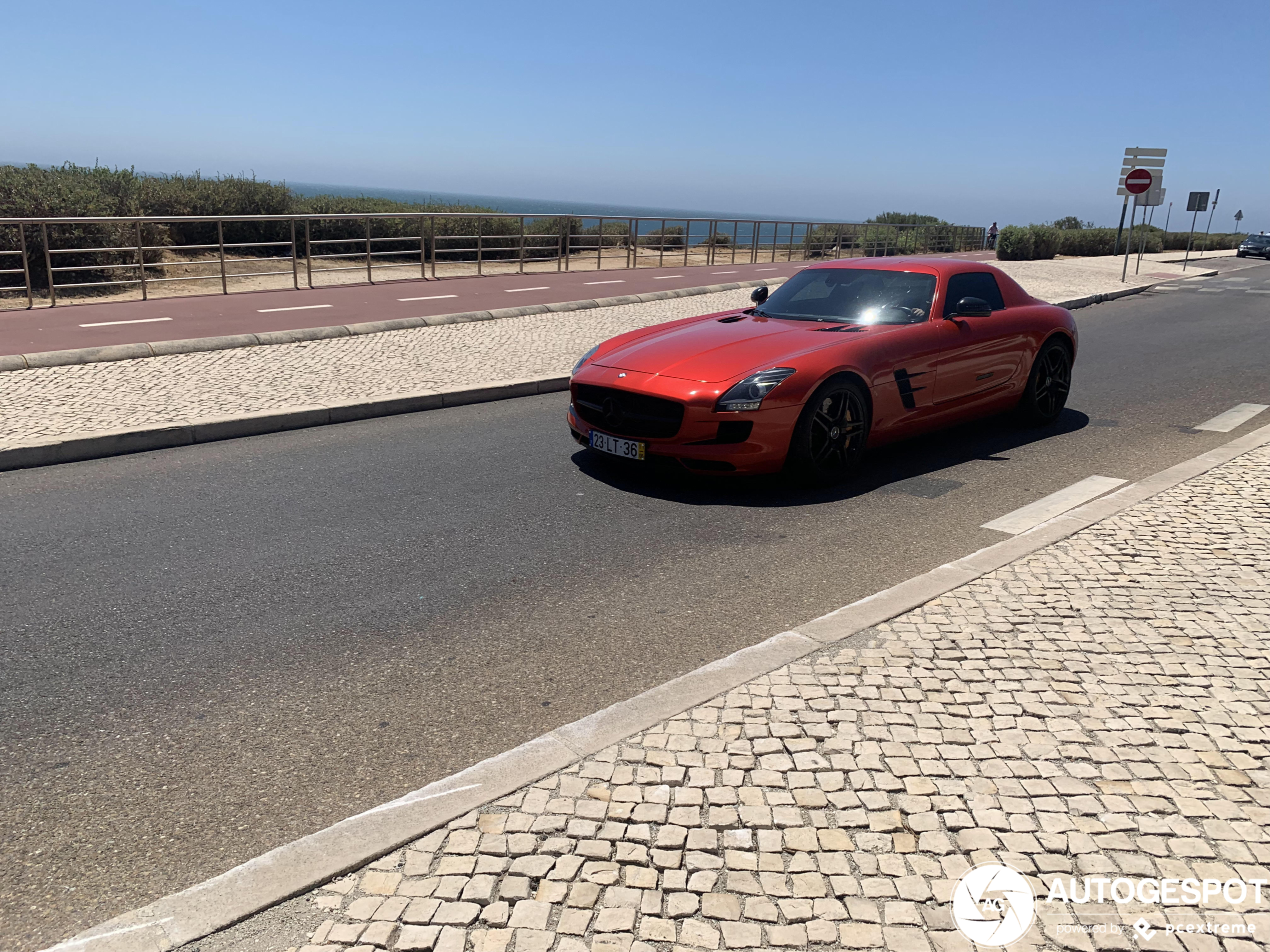 Mercedes-Benz SLS AMG