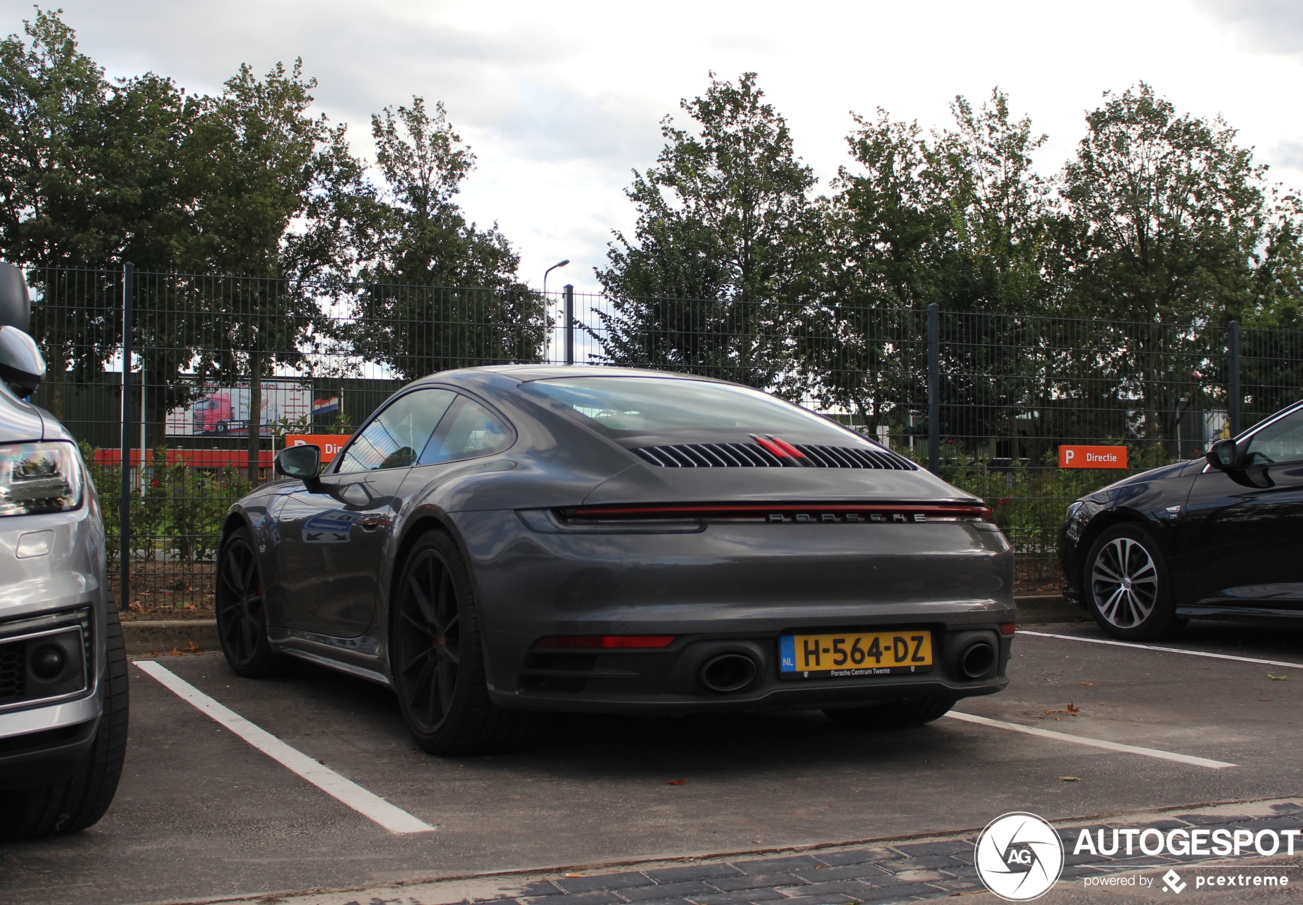 Porsche 992 Carrera 4S