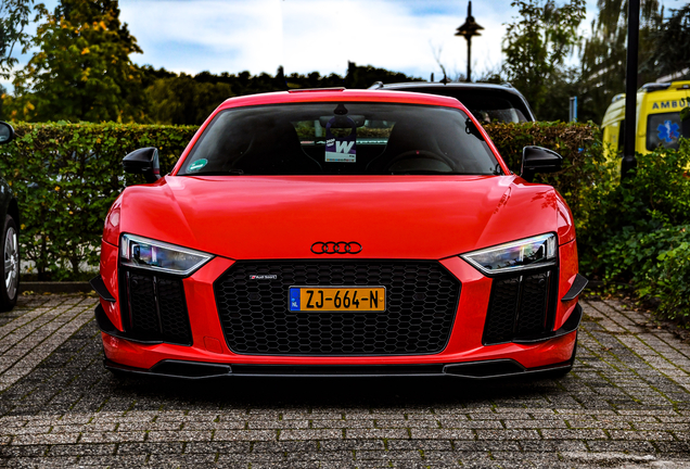 Audi R8 V10 Plus 2015