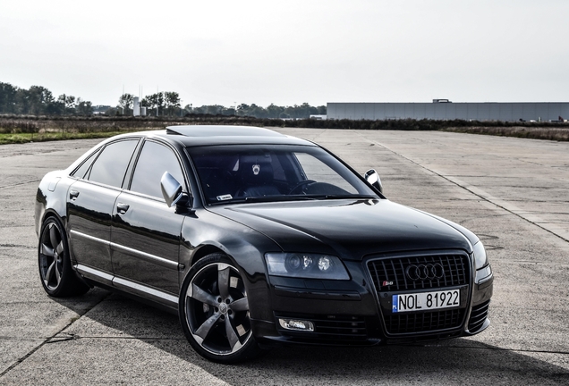 Audi S8 D3