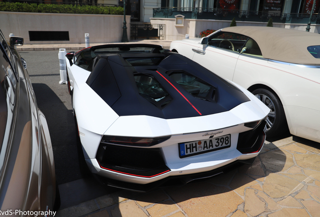 Lamborghini Aventador LP700-4 Roadster Pirelli Edition