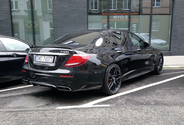 Mercedes-AMG E 63 S W213