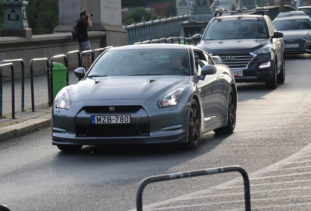 Nissan GT-R