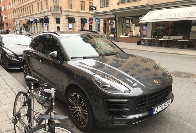 Porsche 95B Macan GTS