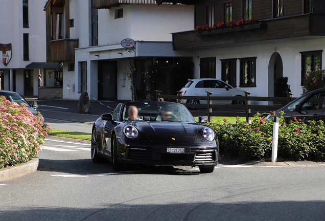 Porsche 992 Carrera 4S Cabriolet