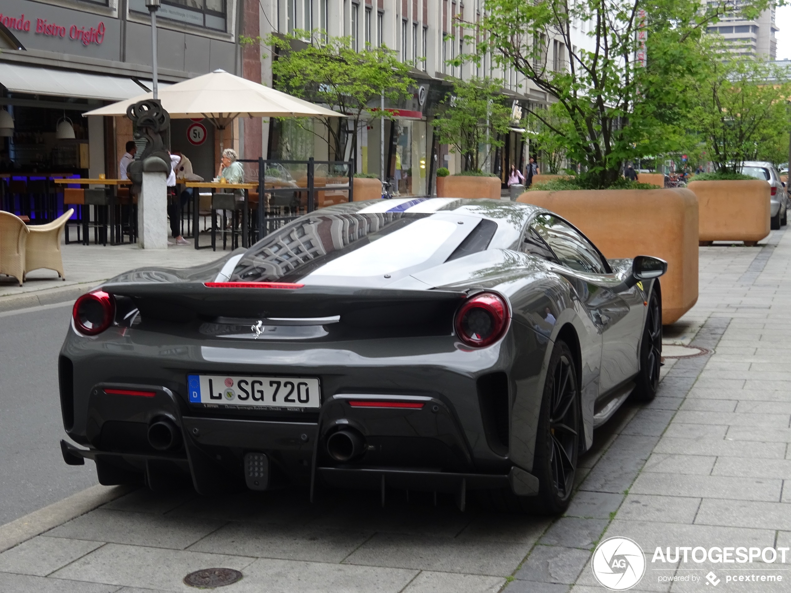 Ferrari 488 Pista