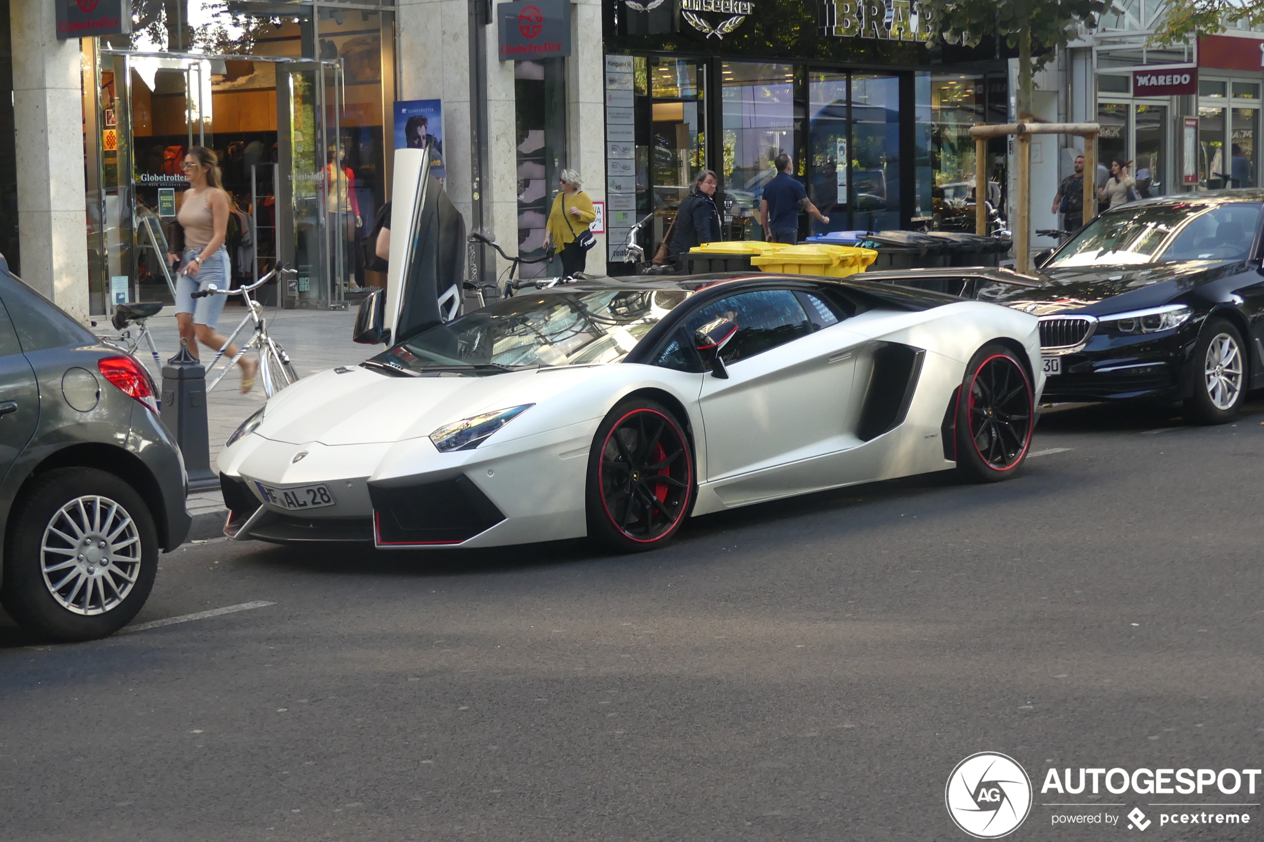 Lamborghini Aventador LP700-4 Pirelli Edition