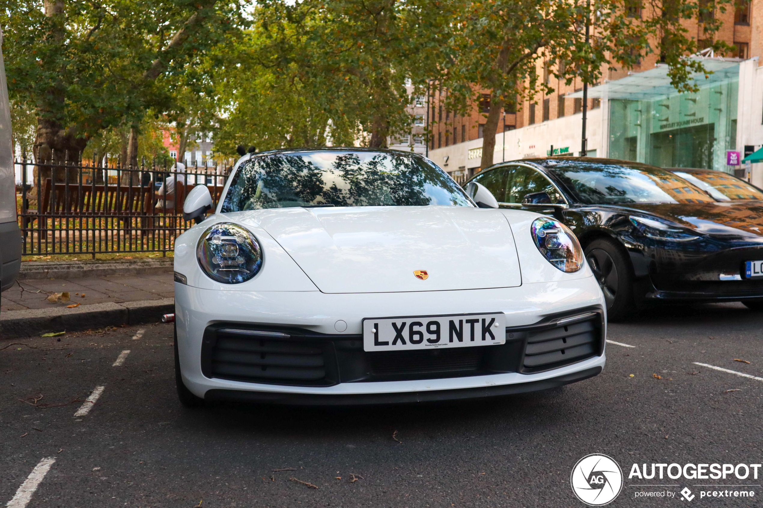 Porsche 992 Carrera 4S