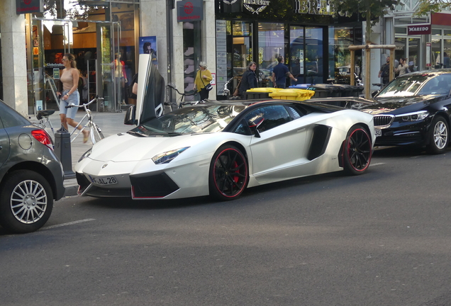 Lamborghini Aventador LP700-4 Pirelli Edition