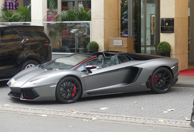 Lamborghini Aventador LP700-4 Roadster Pirelli Edition