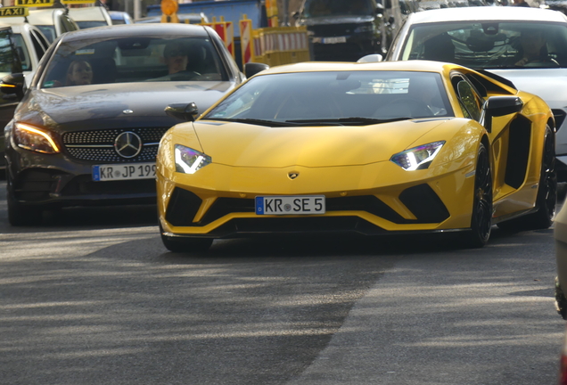 Lamborghini Aventador S LP740-4